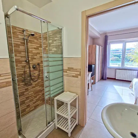 Viale San Pietro בית הארחה 3*