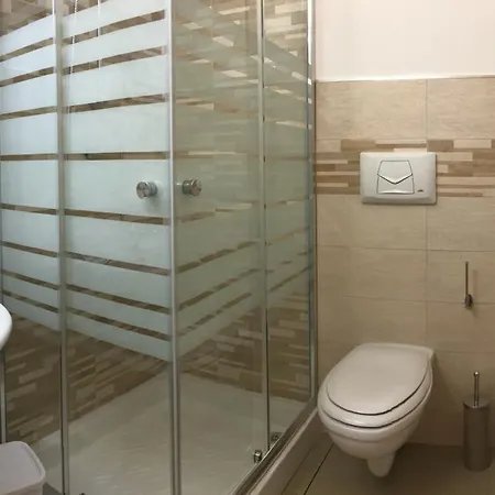 Viale San Pietro בית הארחה 3*